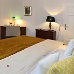 Vorderburg 호텔 3*