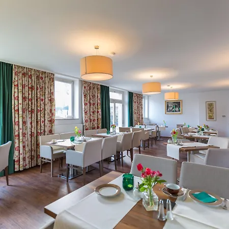 Vorderburg 3* Schlitz