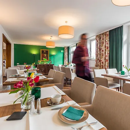 Vorderburg Hotel 3*