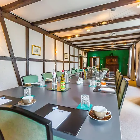 Vorderburg 3* Schlitz