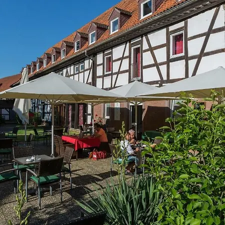 Vorderburg 3* Schlitz