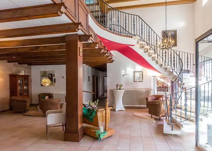 Vorderburg 3* Schlitz