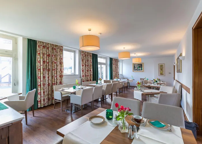 Vorderburg 3* Schlitz