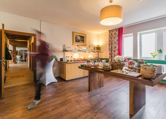 Vorderburg 3* Schlitz