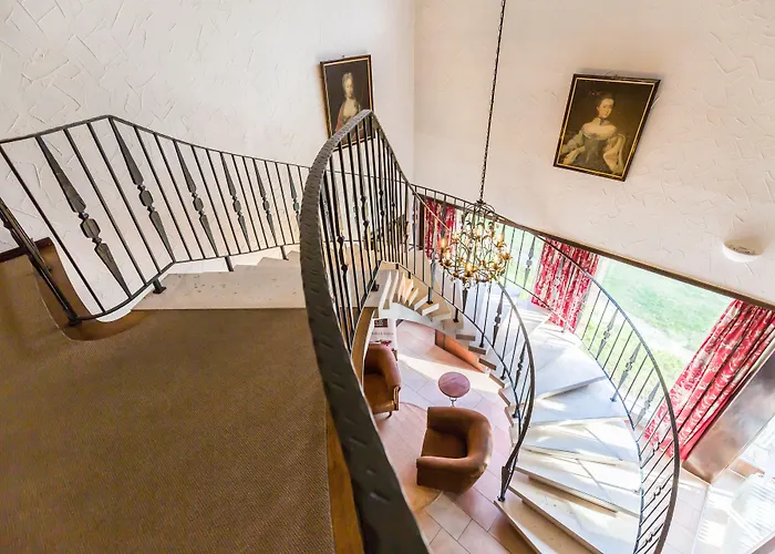 Vorderburg Szálloda 3*