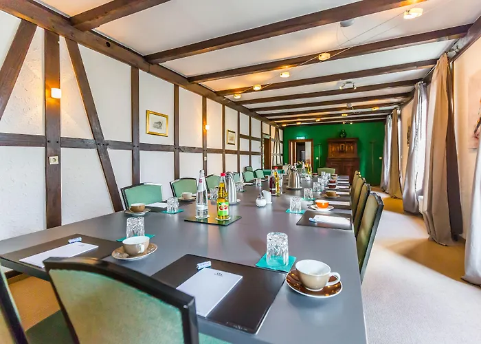 Vorderburg 3* Schlitz